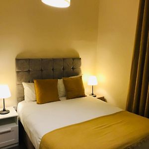 Camera con letto king size